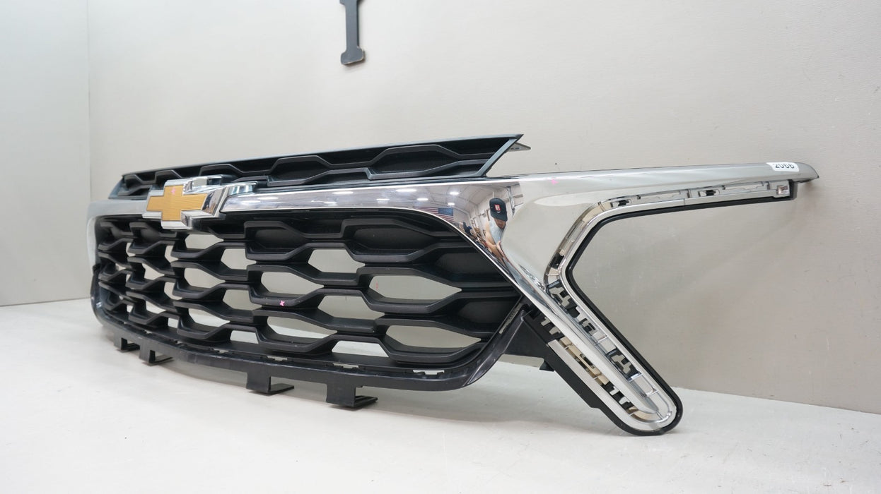 2024-2025 CHEVROLET TRAX FRONT BUMPER RADIATOR GRILLE OEM 42769271