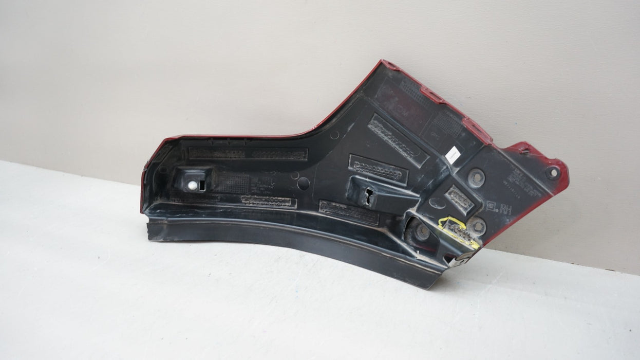 2020-2023 GMC SIERRA 2500 3500HD FRONT RIGHT BUMPER END CAP FILLER OEM 84677724