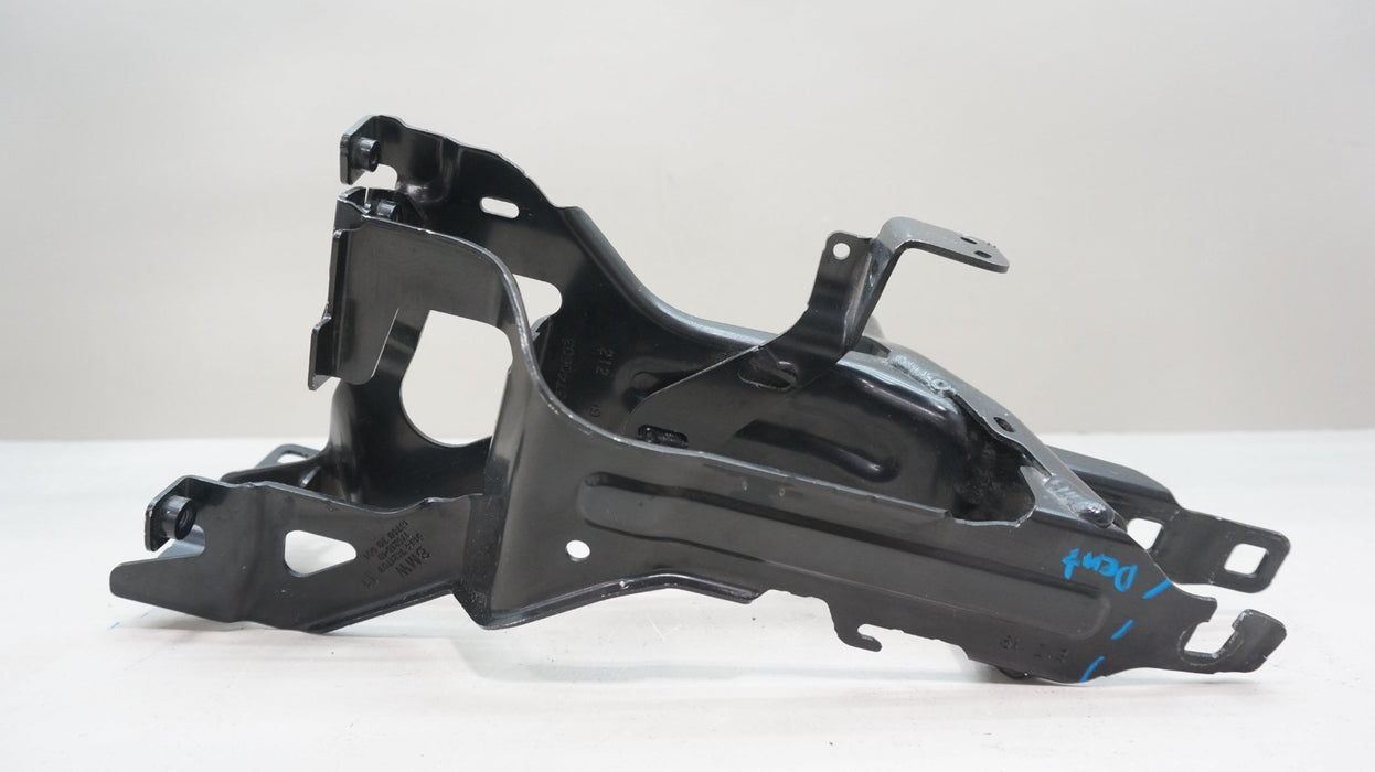 2019-2025 BMW X5 X6 X7 G05 G06 LEFT HEADLIGHT SUPPORT BRACKET 5164 7421709