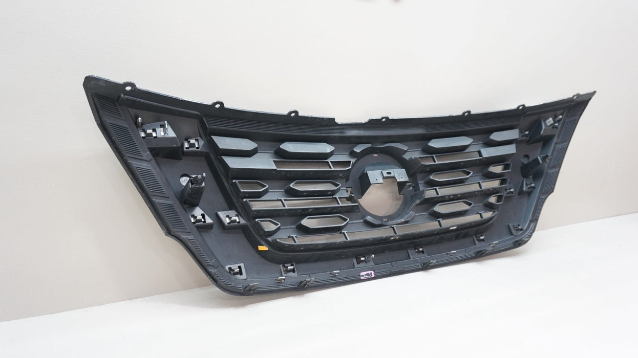 2017-2020 NISSAN PATHFINDER FRONT BUMPER RADIATOR GRILLE OEM 623109PF1A