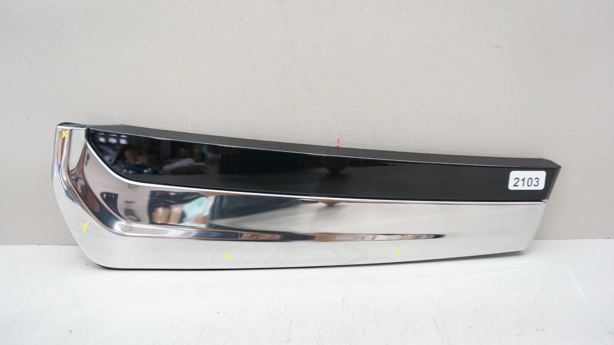2022-2024 CHEVROLET SUBURBAN FRONT LEFT SIDE C PILLAR MOLDING OEM 85136436