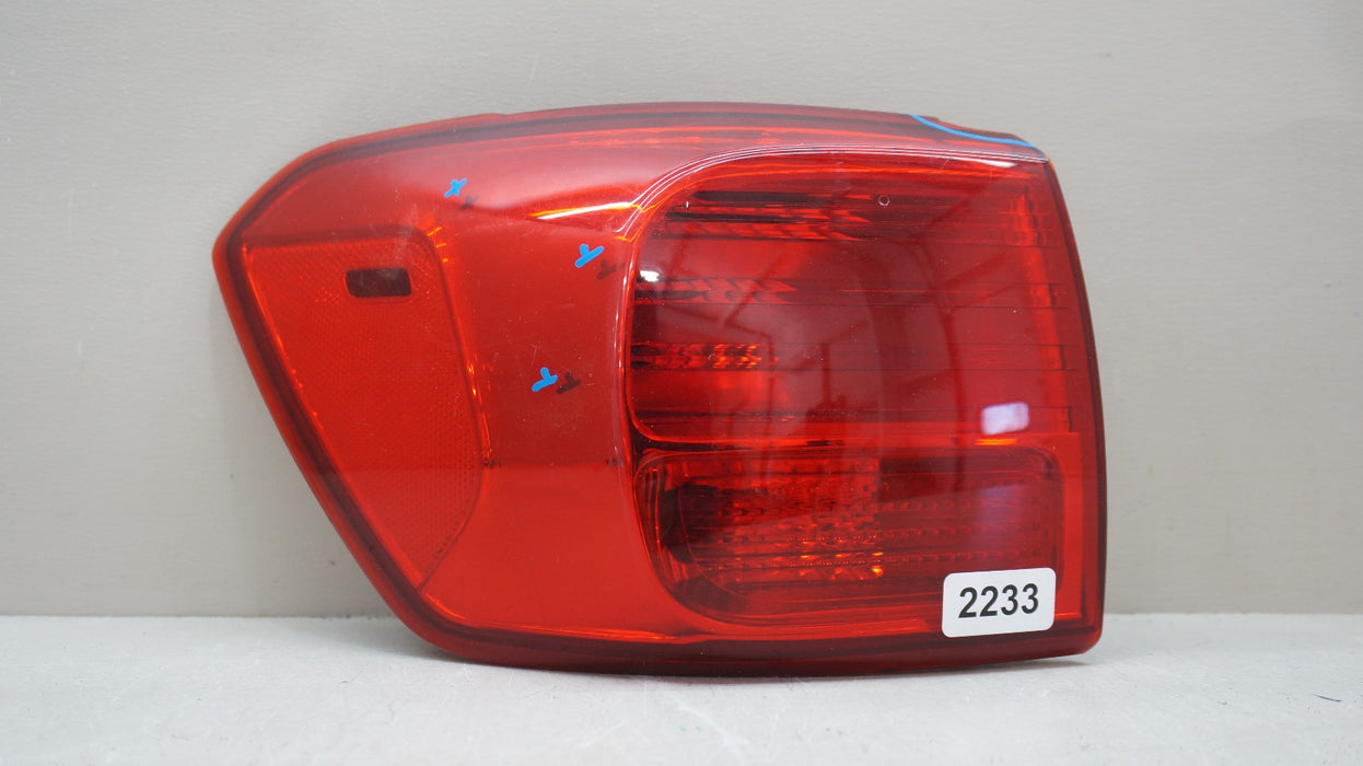 2016-2018 KIA SEDONA REAR LEFT DRIVERS SIDE TAIL LIGHT OEM