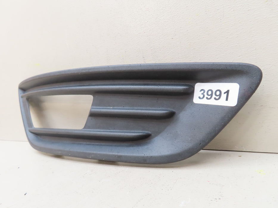 2015-2018 FORD FOCUS SEDAN FRONT RIGHT BUMPER FOG LIGHT BEZEL OEM F1EB-15A298-AA