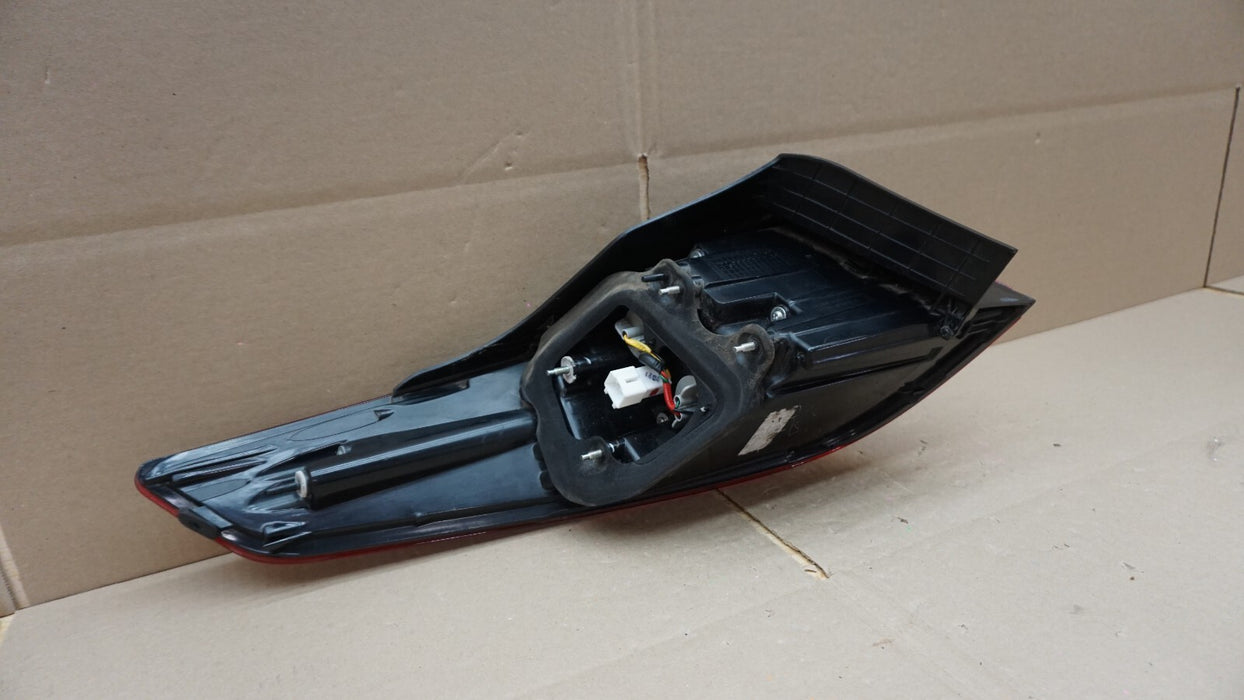 2011-2013 KIA OPTIMA REAR RIGHT PASSENGERS TAIL LIGHT OEM 11 12 13