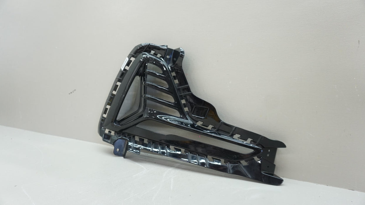 2018-2019 HYUNDAI SONATA FRONT RIGHT PASSENGER SIDE FOG LIGHT BEZEL 86522-E6710