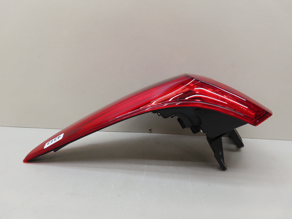 2015-2019 SUBARU OUTBACK REAR RIGHT PASSENGER SIDE TAIL LIGHT OEM