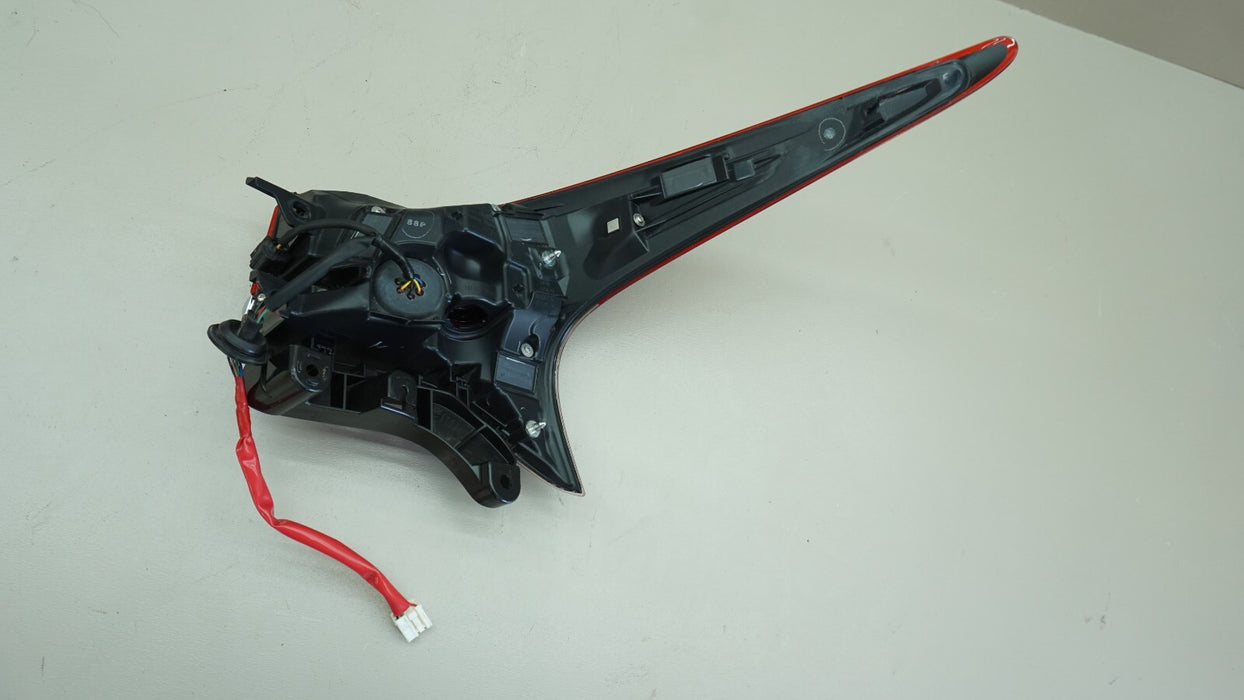 2018-2020 LEXUS LS500 LS500H REAR LEFT DRIVER SIDE OUTER TAIL LIGHT LAMP LED OEM