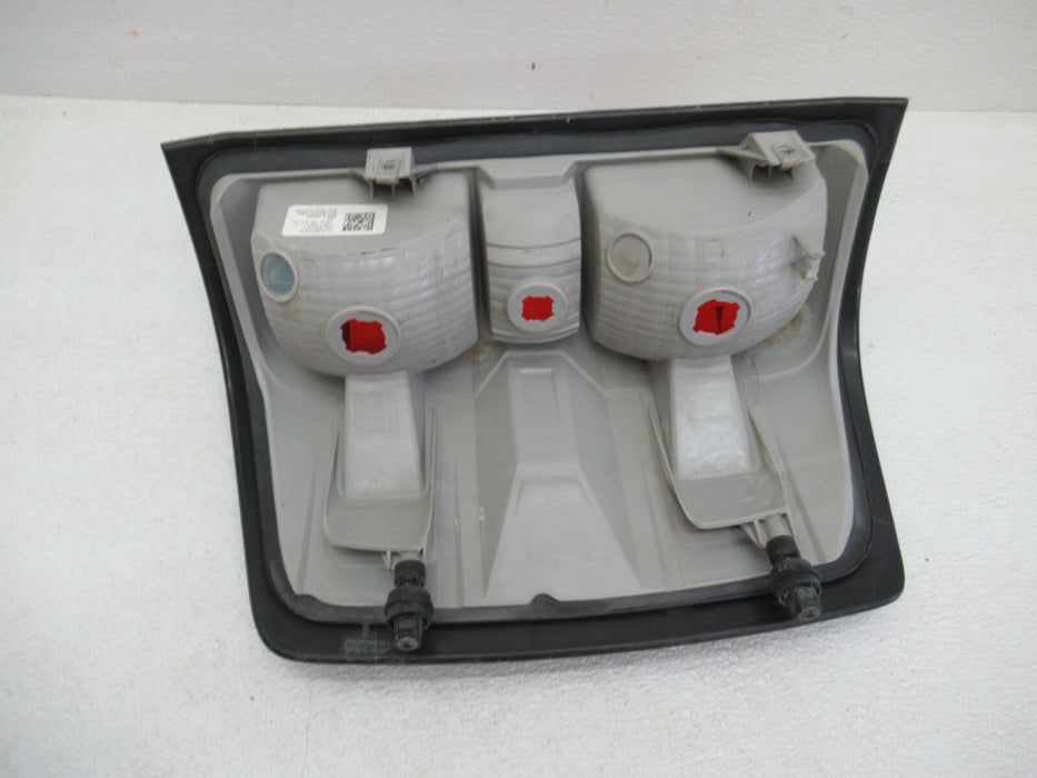 2014 - 2015 CHEVROLET SILVERADO REAR RIGHT PASSENGER TAIL LIGHT STOP LAMP OEM