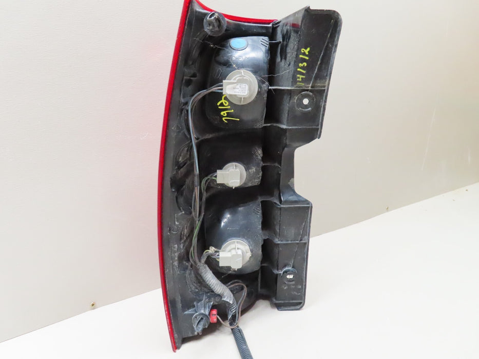 2007-2014 CHEVROLET TAHOE REAR RIGHT PASSENGER SIDE LIGHT TAILLIGHT LAMP OEM
