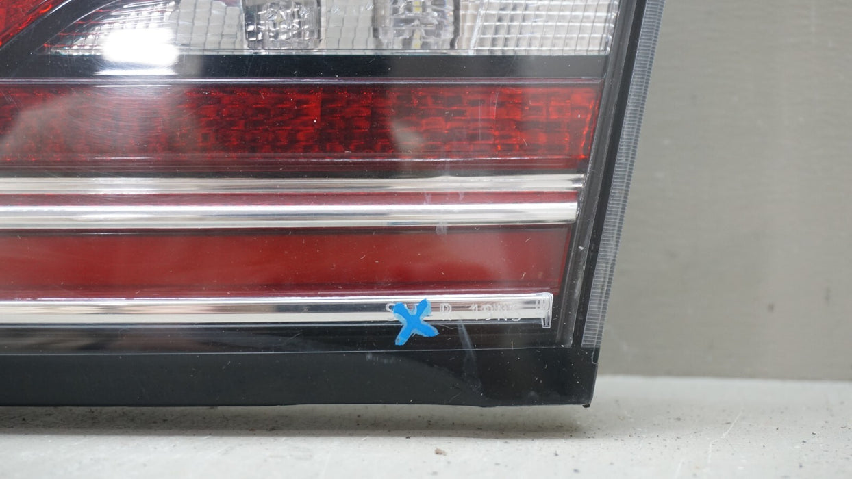 2019-2023 LINCOLN NAUTILIUS REAR CENTER TAIL LIGHT LAMP OEM KA1B13A565A