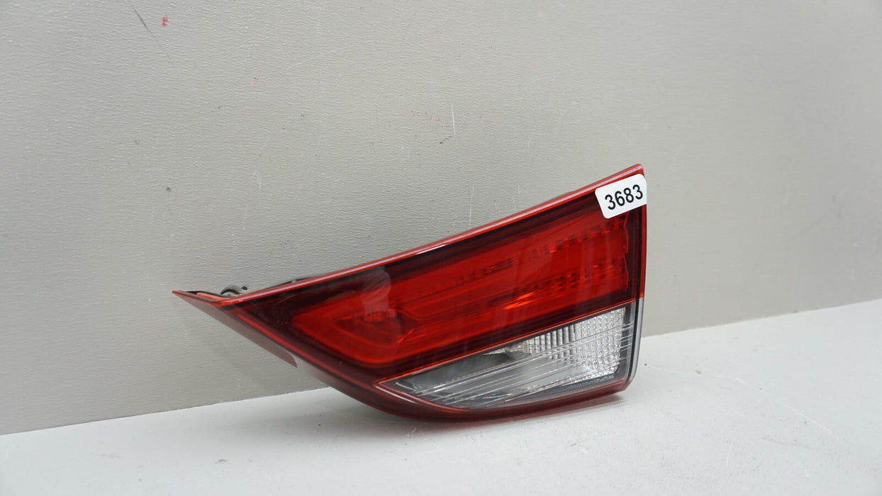 2014-2016 HYUNDAI ELANTRA REAR RIGHT SIDE INNER TAIL LIGHT LAMP OEM 92404-3X2