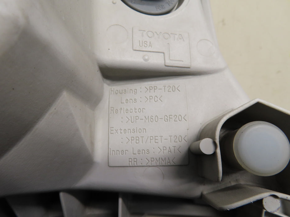 2005-2011 TOYOTA TACOMA FRONT LEFT DRIVER SIDE HALOGEN HEADLIGHT OEM