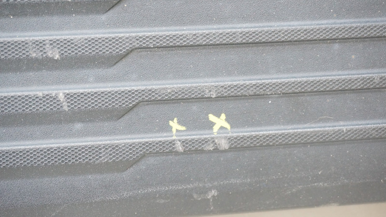 2019-2024 CHEVROLET SILVERADO / SIERRA 1500 RIGHT RUNNING BOARD OEM 84016710