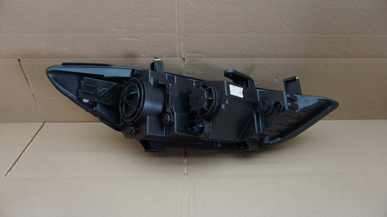 2017-2018 HYUNDAI ELANTRA FRONT LEFT DRIVER SIDE HEADLIGHT HALOGEN HEADLAMP OEM