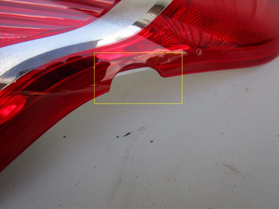 13 14 15 FORD ESCAPE REAR RIGHT TAIL LIGHT OEM