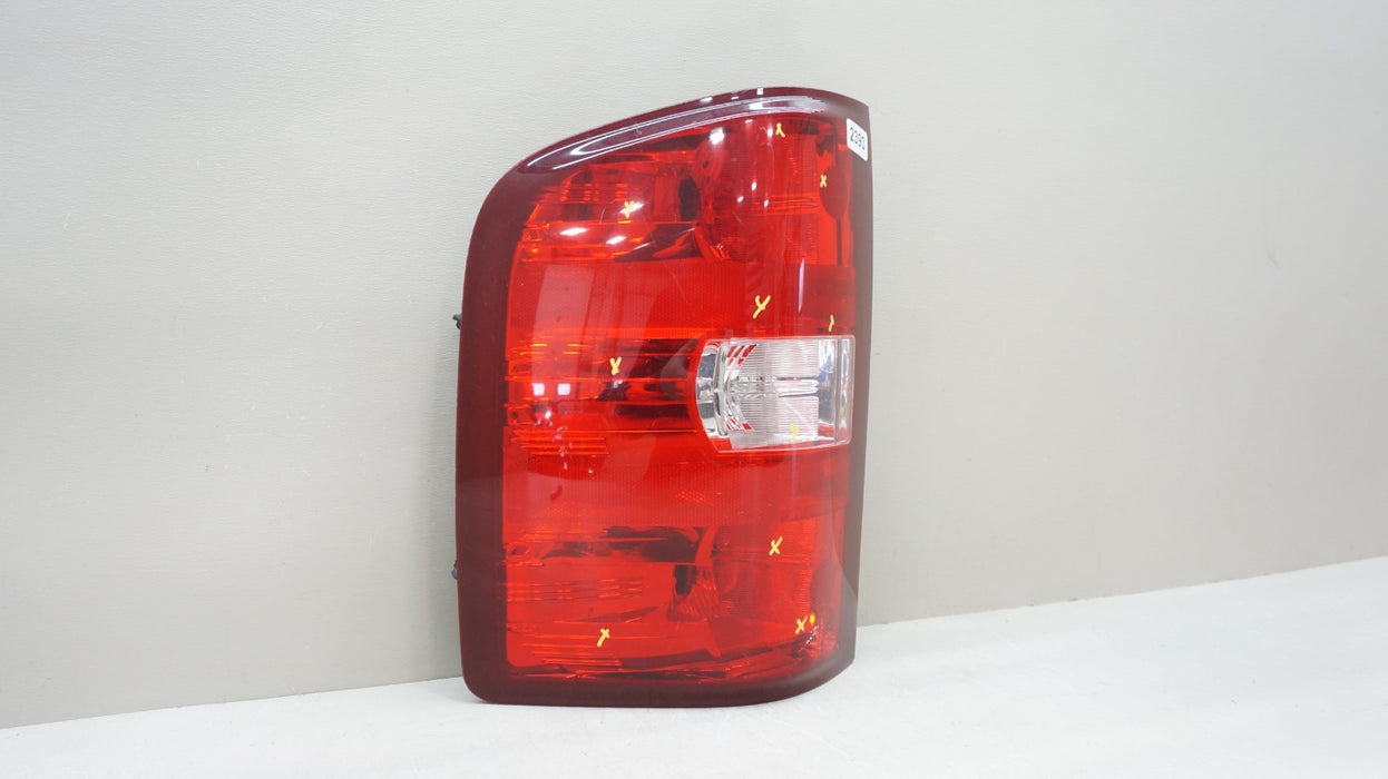 2007-2013 CHEVROELT SILVERADO GMC SIERRA 1500 REAR DRIVER SIDE TAIL LIGHT TAIWAN