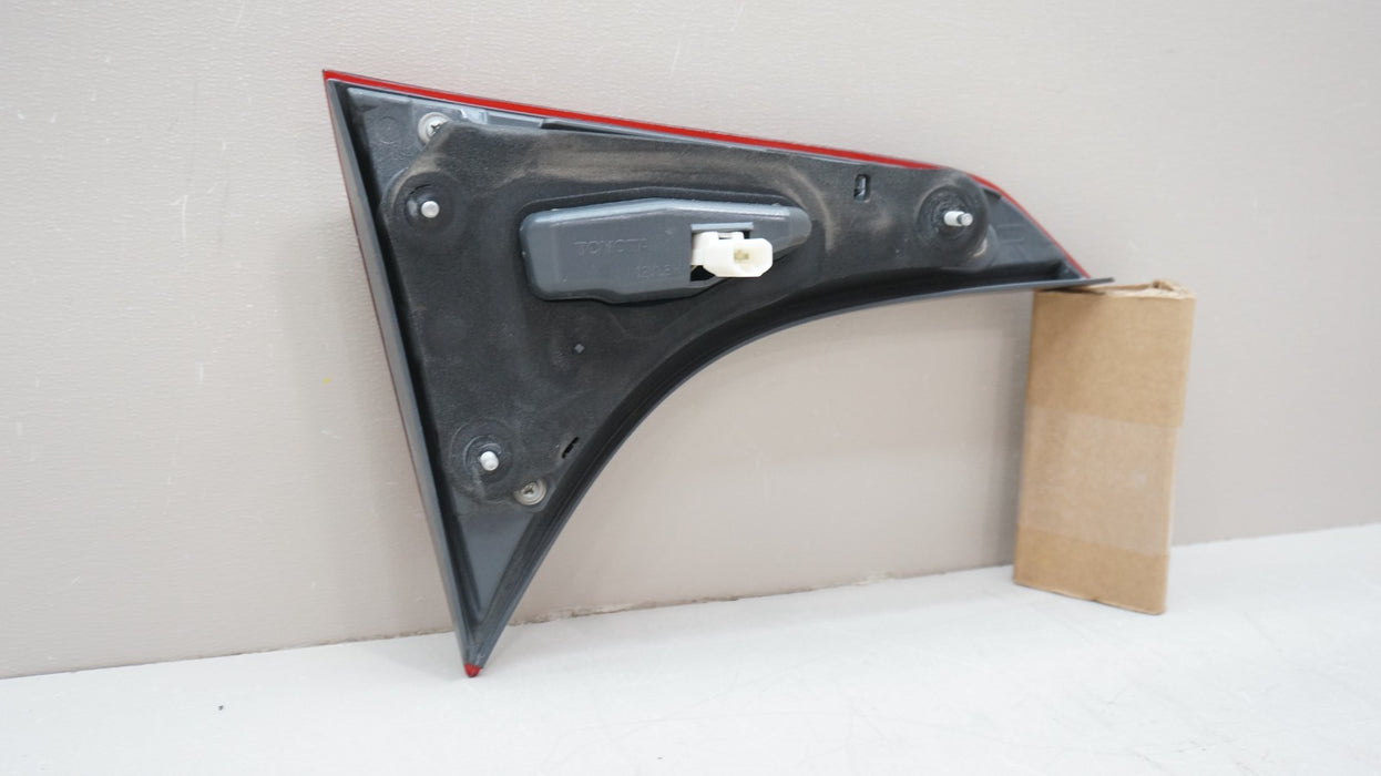 2017-2019 TOYOTA COROLLA REAR RIGHT PASSENGER SIDE INNER TAIL LIGHT OEM