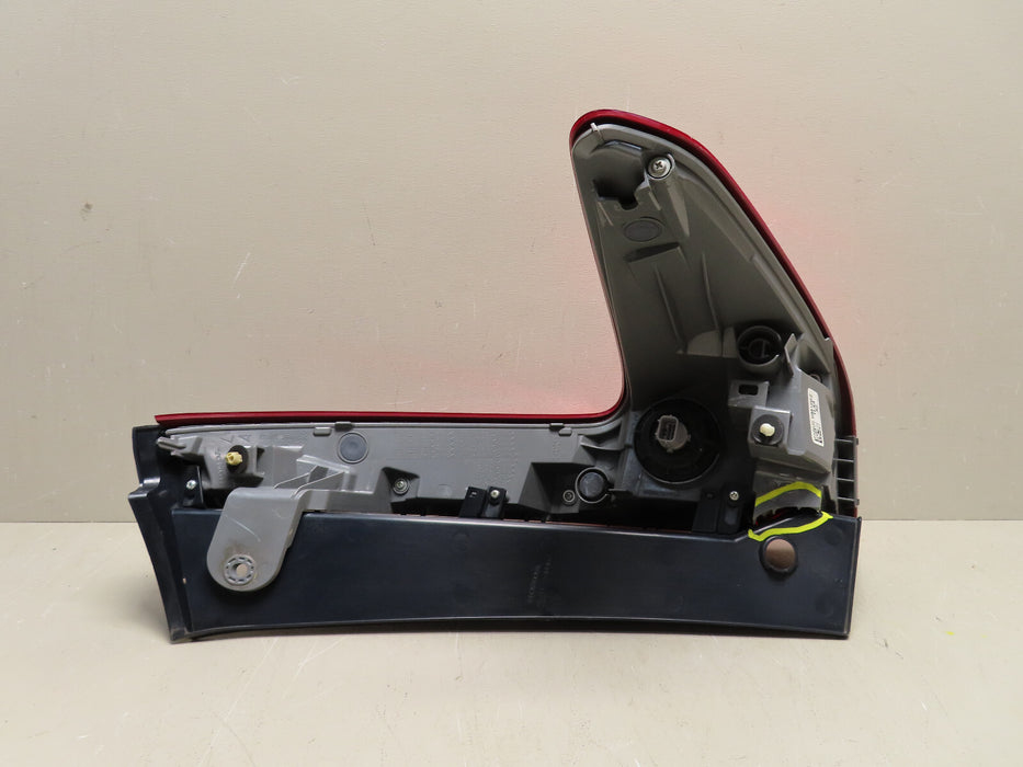 2017-2019 HONDA CR-V REAR LEFT DRIVER SIDE TAIL LIGHT OUTER LED OEM