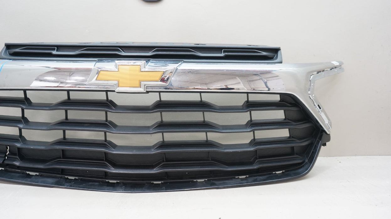 2024-2026 CHEVROLET TRAILBLAZER FRONT RADIATOR GRILLE GRILL 42883406 OEM