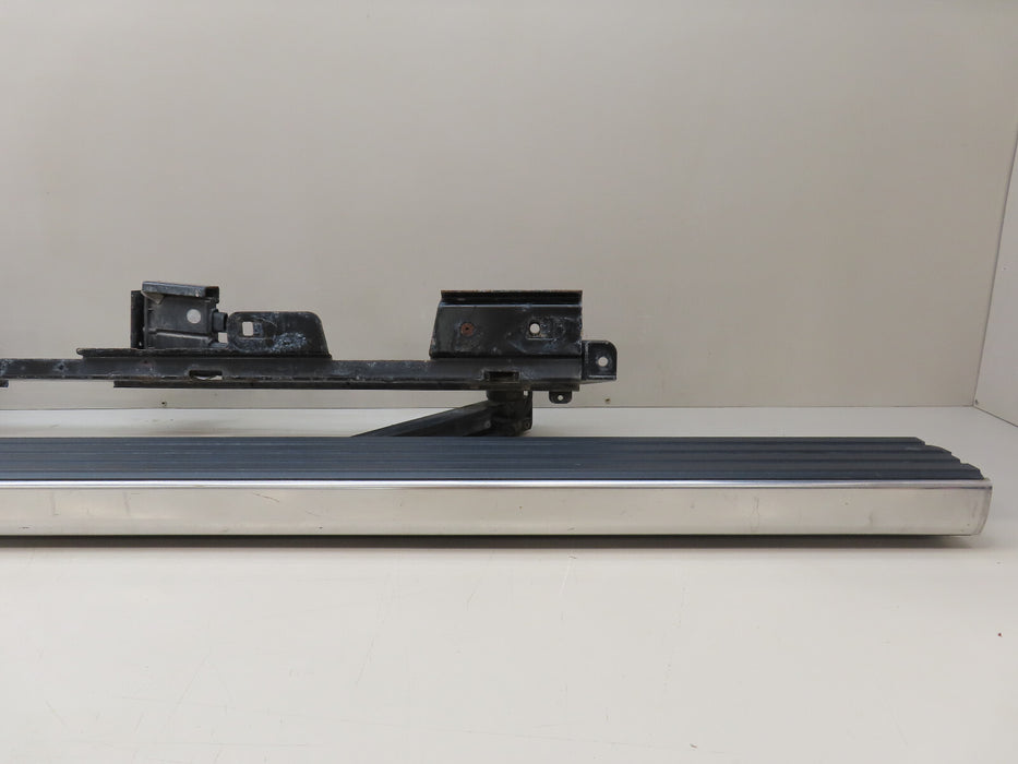2020-2023 CHEVROLET/GMC SILVERADO SIERRA 1500 RIGHT POWER RUNNING BOARD OEM