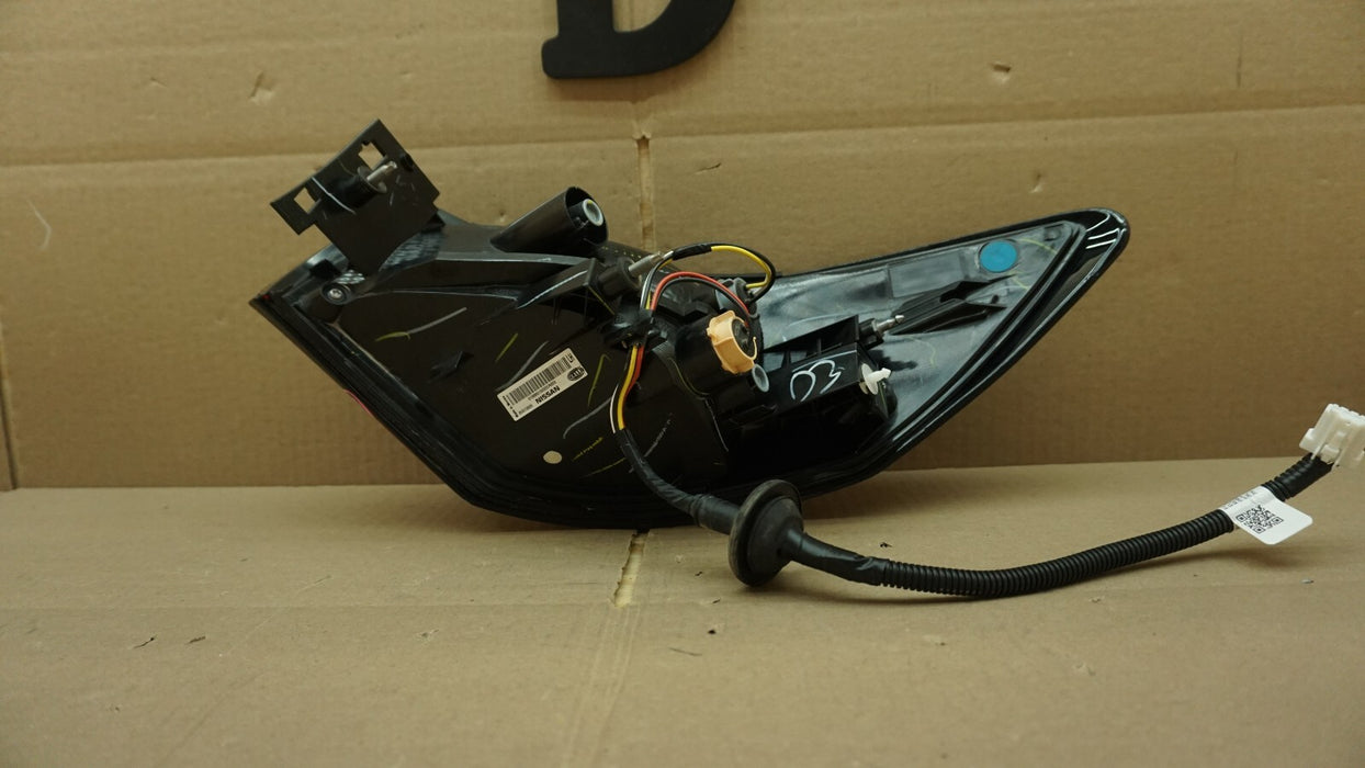 2020-2022 NISSAN SENTRA LEFT DRIVER SIDE TAIL LIGHT HALOGEN OEM 20 21 22
