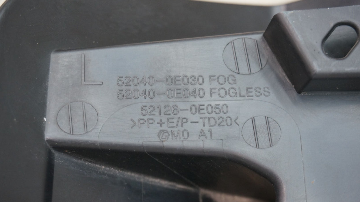 2017-2019 TOYOTA HIGHLANDER FRONT LEFT LOWER FOG LIGHT TRIM MOLDING 52040-0E030