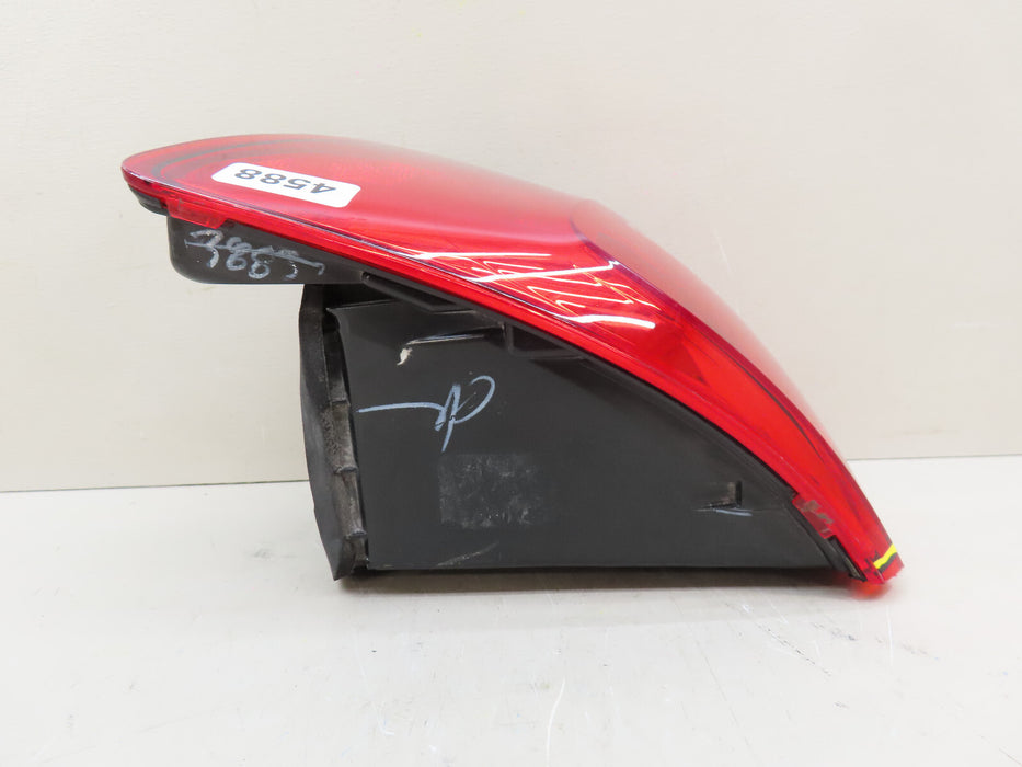 2016-2018 VOLKSWAGEN JETTA REAR RIGHT PASSENGER SIDE OUTER TAIL LIGHT LAMP OEM