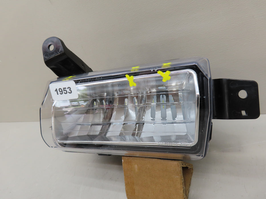 2022-2025 CHEVROLET SILVERADO 1500 FRONT RIGHT PASSENGER SIDE FOG LIGHT OEM