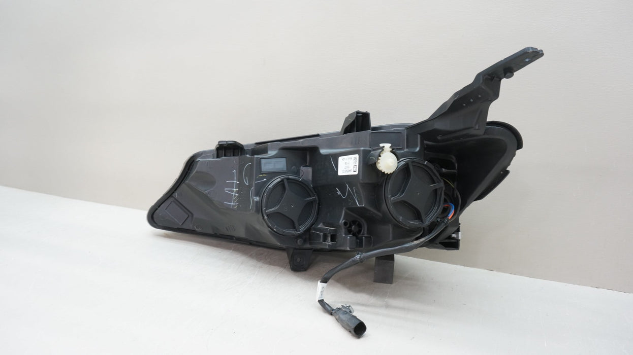 2019-2025 CHEVROLET MALIBU FRONT RIGHT SIDE HALOGEN HEADLIGHT OEM 84650572
