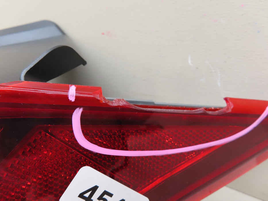 2021-2023 HYUNDAI ELANTRA RIGHT PASSENGER SIDE TAIL LIGHT OUTER OEM
