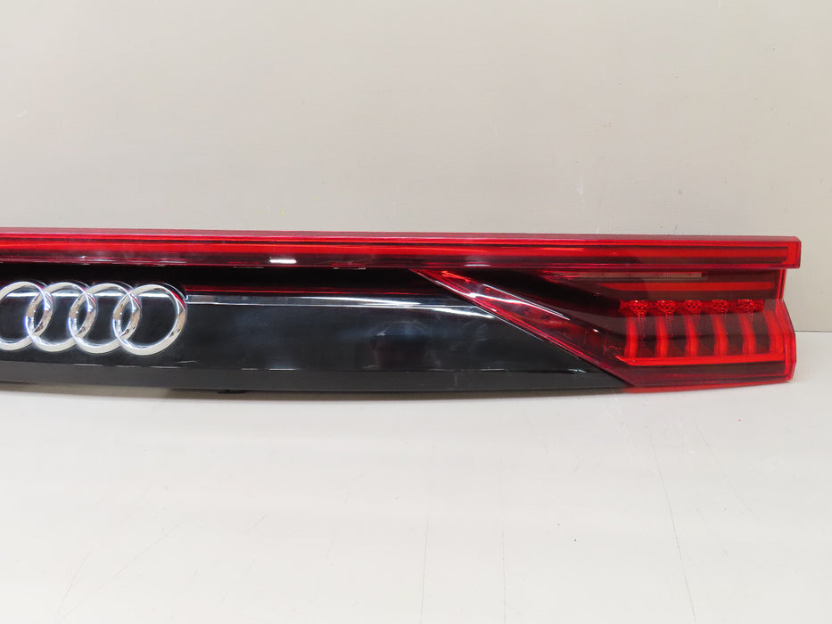 2019-2020 AUDI Q8 REAR CENTER BRAKE LIFT GATE TAIL LIGHT OEM 4M8.945.095.Q