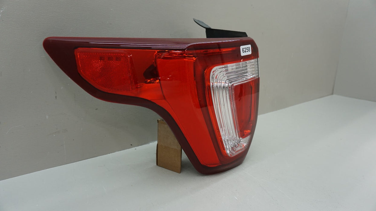 2016-2019 FORD EXPLORER REAR LEFT DRIVERS SIDE TAIL LIGHT OEM 16 17 18 19