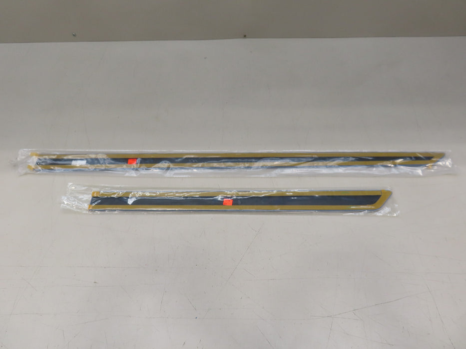 2012-2014 TOYOTA CAMRY FRONT RIGHT/ REAR RIGHT DOOR LOWER MOLDING OEM