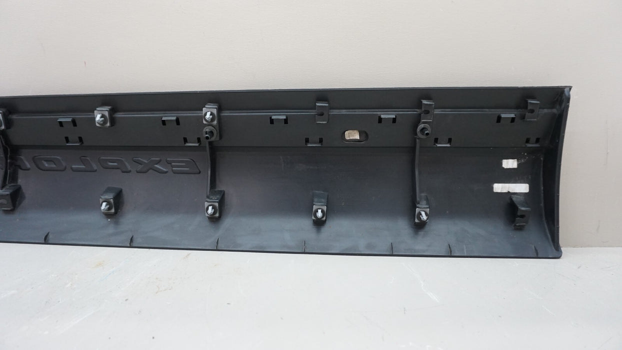 2020-2021 FORD EXPLORER FRONT RH RIGHT PASSENGER DOOR LOWER TRIM OEM LB5B-S20848