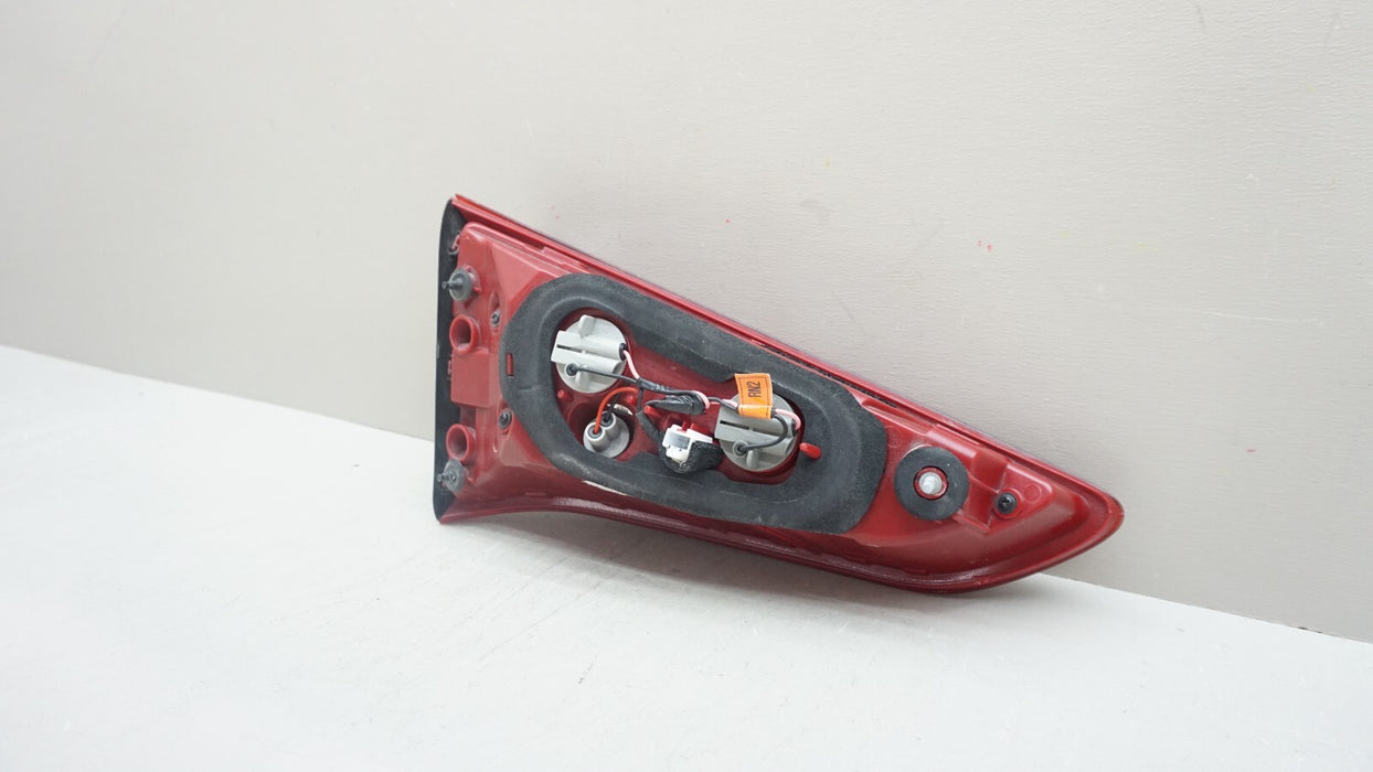 2016-2018 HYUNDAI TUCSON REAR RH RIGHT PASSENGER SIDE INNER TAIL LIGHT OEM