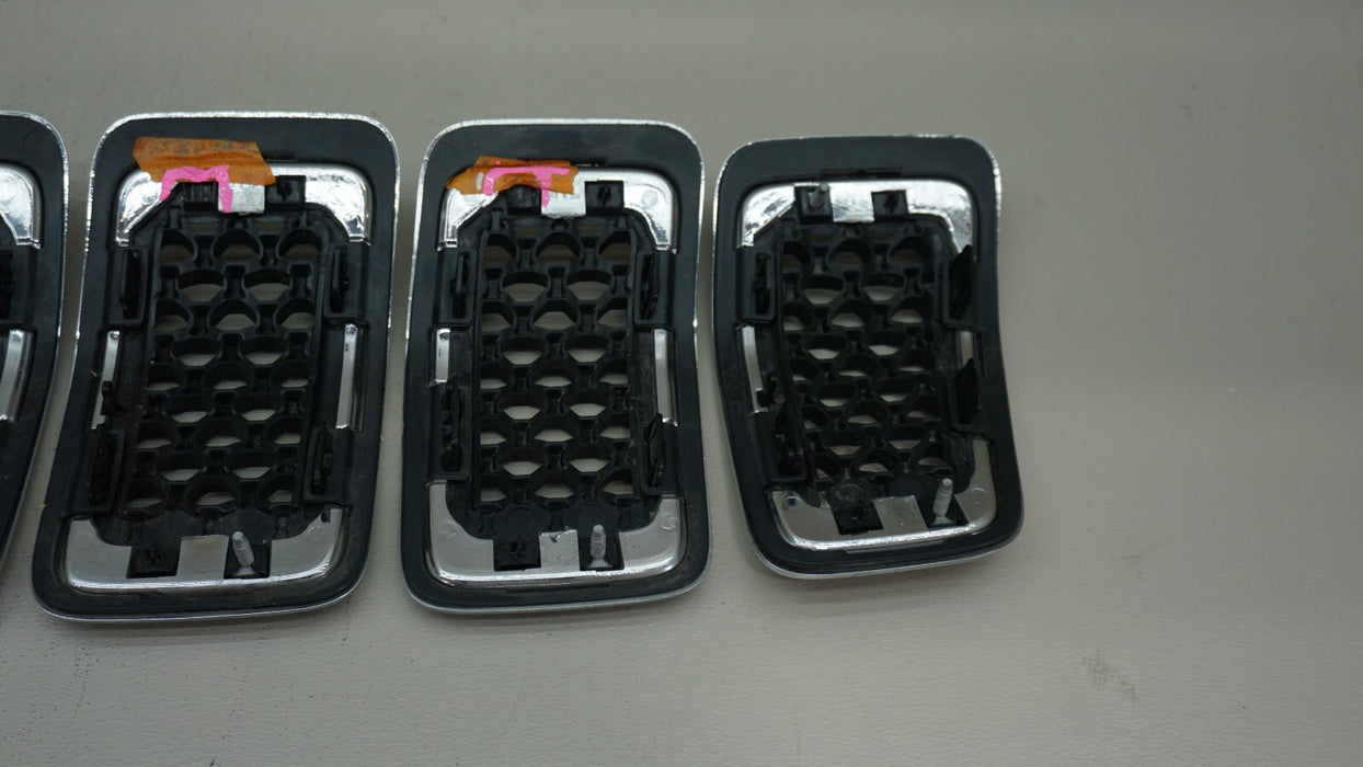 2019-2020 JEEP CHEROKEE FRONT UPPER RADIATOR GRILL GRILLE SET OEM 68323776AB