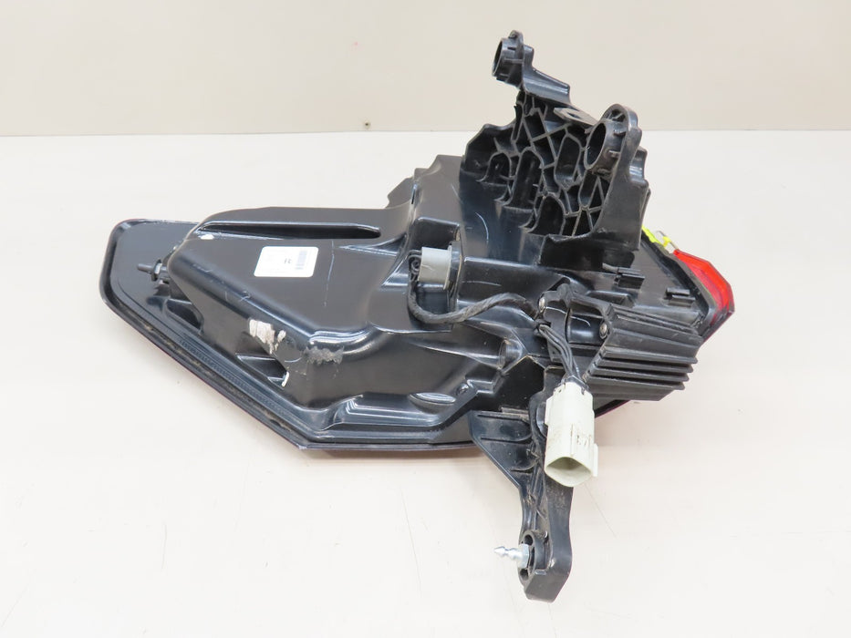 2018-2021 LINCOLN NAVIGATOR REAR RIGHT PASSENGER TAIL LIGHT OUTER OEM PARTS ONLY