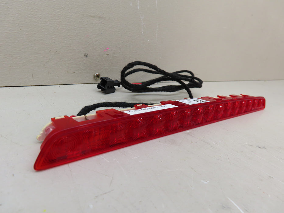 2006-2011 MERCEDES-BENZ CLS REAR CENTER 3RD BRAKE LIGHT OEM A2198200156