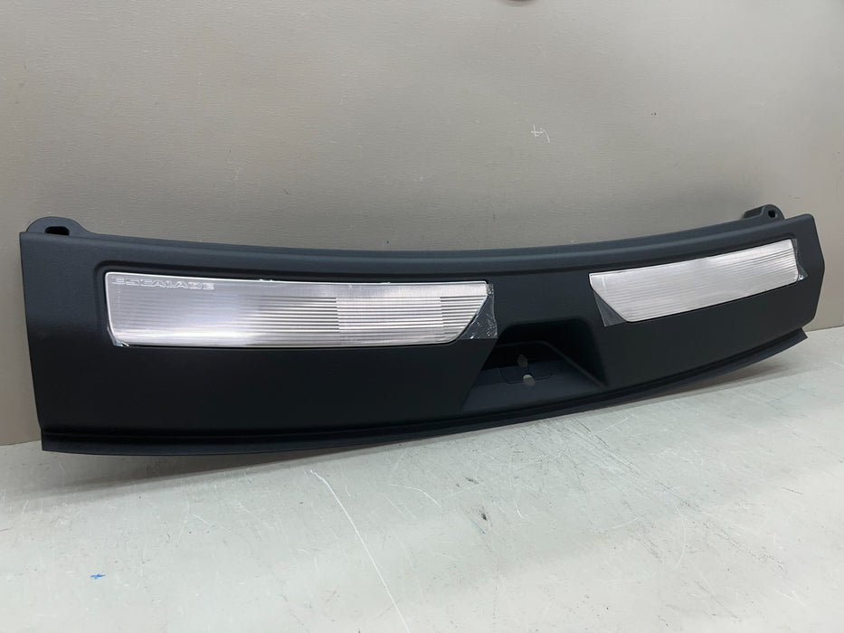 2020-2025 CADILLAC ESCALADE REAR LOWER LIFTGATE SILL TRIM OEM 85124298