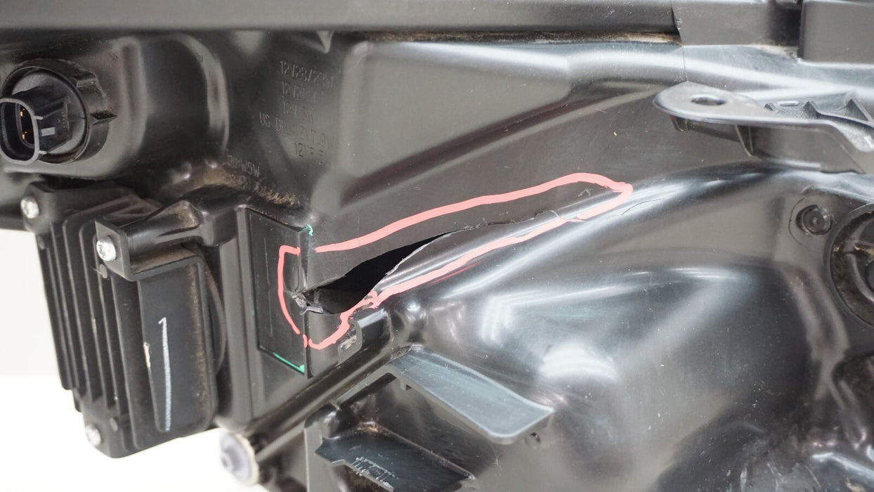2020-2022 TOYOTA HIGHLANDER FRONT LH LEFT DRIVER SIDE LED HEADLIGHT OEM