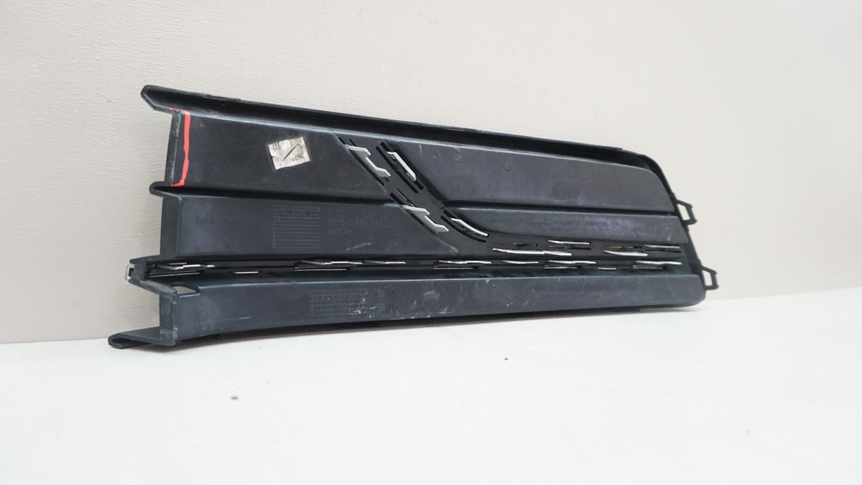 2012-2015 VOLKSWAGEN PASSAT FRONT RIGHT SIDE FOG LIGHT COVER 561853666J OEM