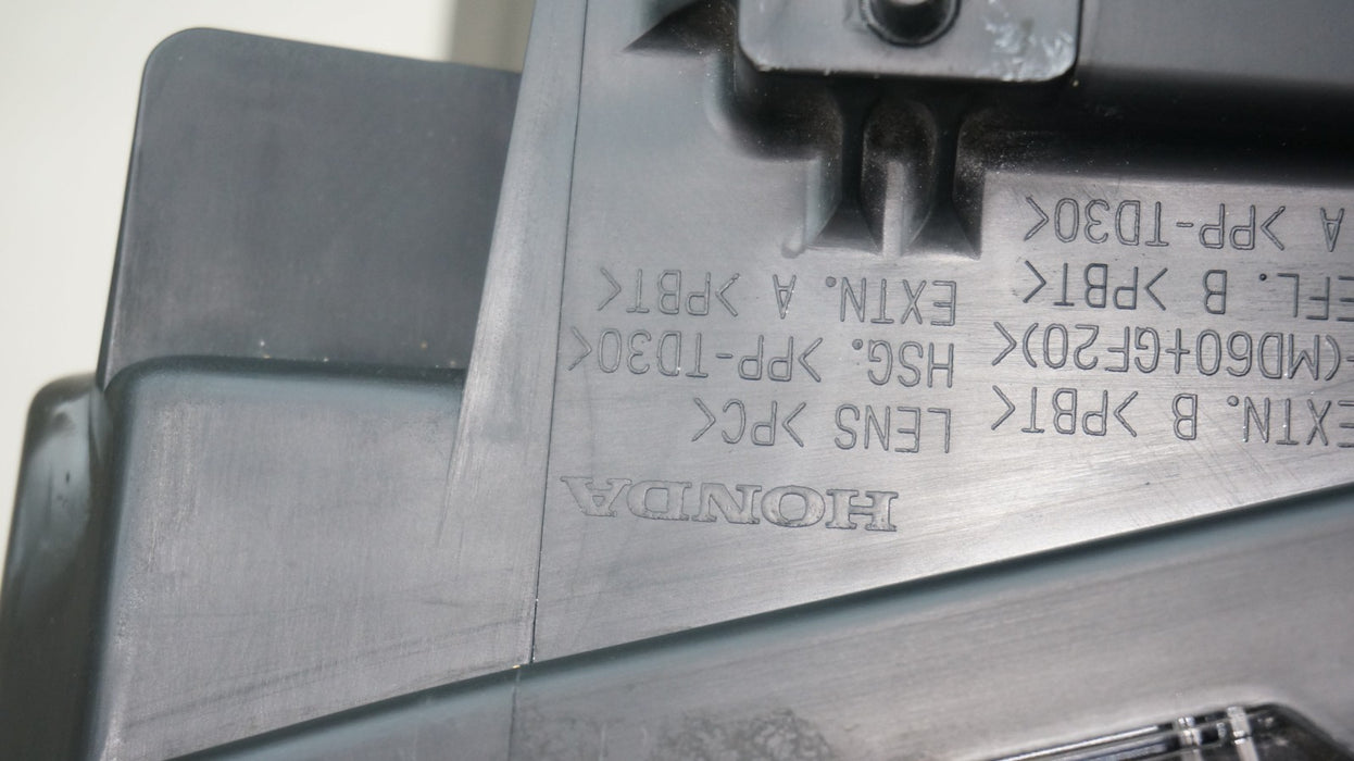 2016-2018 HONDA CIVIC FRONT RIGHT PASSENGER SIDE HALOGEN / LED HEADLIGHT OEM