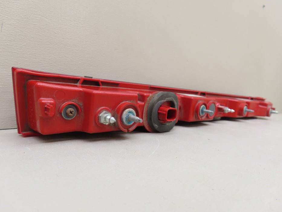 2015-2019 LINCOLN MKC REAR LIFTGATE MOUNTED CENTER LED TAIL LIGHT OEM