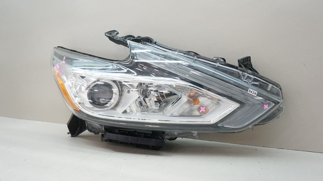 2016-2018 NISSAN ALTIMA FRONT RIGHT PASSENGER SIDE HALOGEN HEADLIGHT OEM