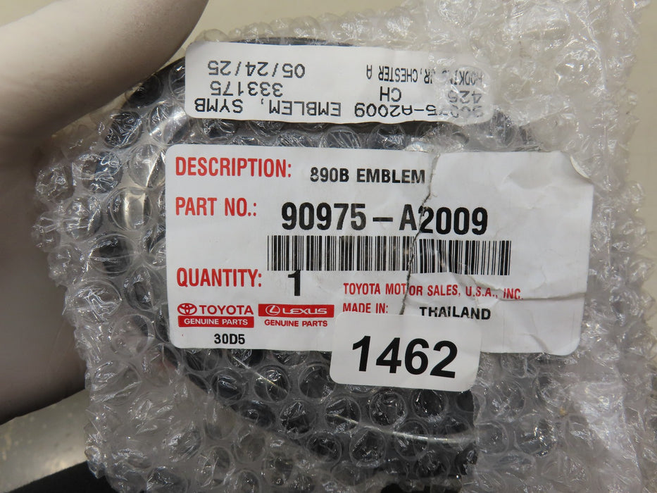 2019-2024 TOYOTA FRONT GRILLE FACTORY EMBLEM OEM