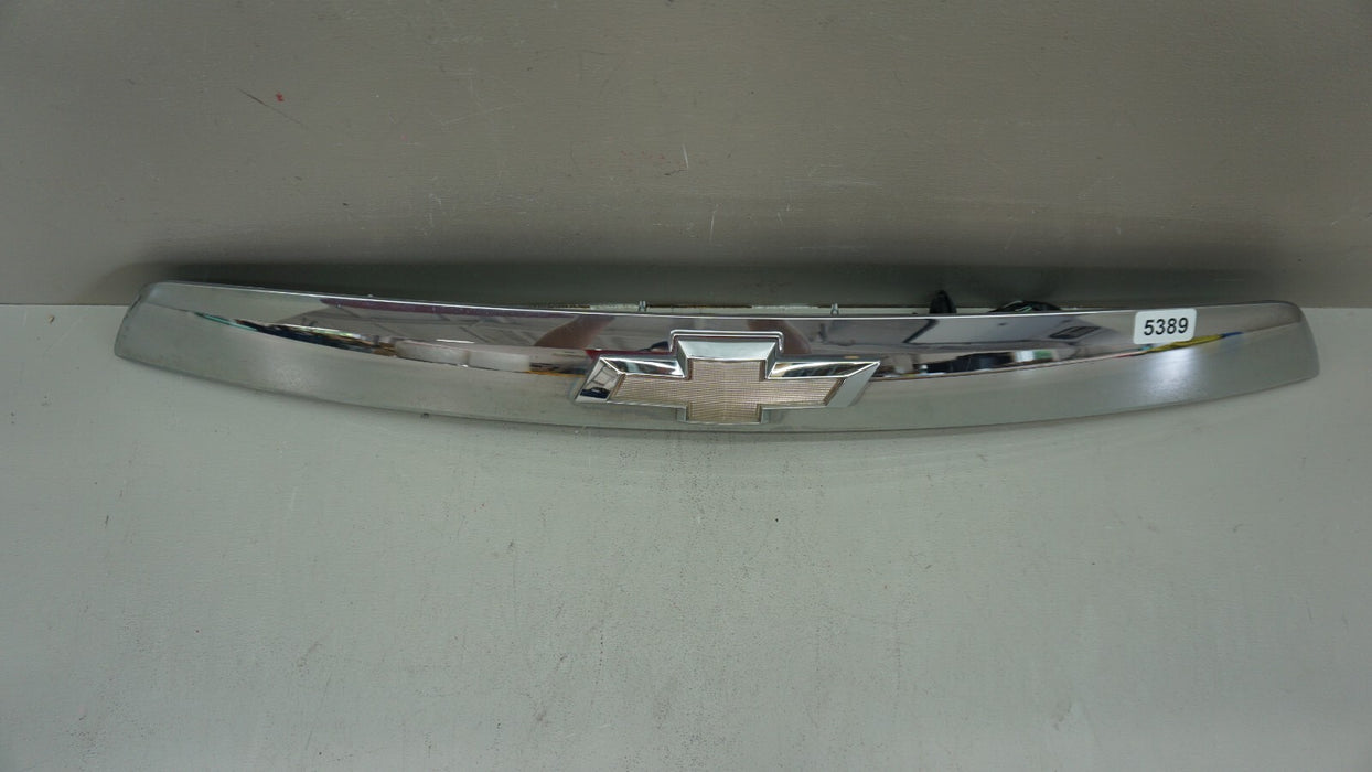 2010-2014 CHEVROLET EQUINOX REAR TAILGATE LICENSE MOLDING W/ CAMERA OEM 20903904