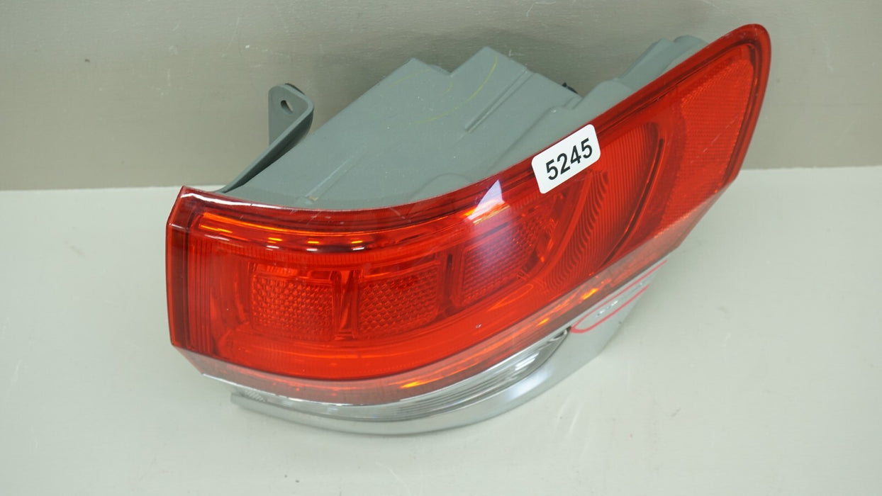 2014-2018 JEEP GRAND CHEROKEE REAR RIGHT SIDE OUTER TAIL LIGHT OEM 68110016AD