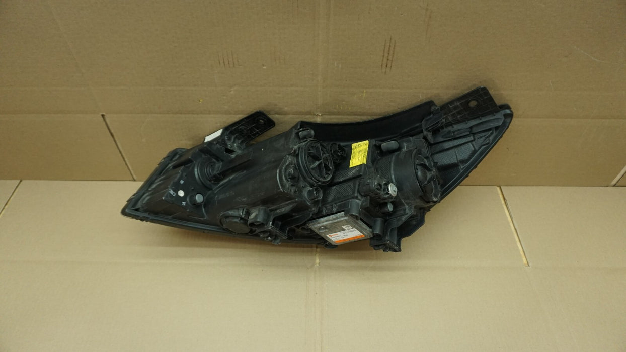 2015-2018 KIA SEDONA RIGHT PASSENGER SIDE HEADLIGHT XENON HID OEM 92102A9120
