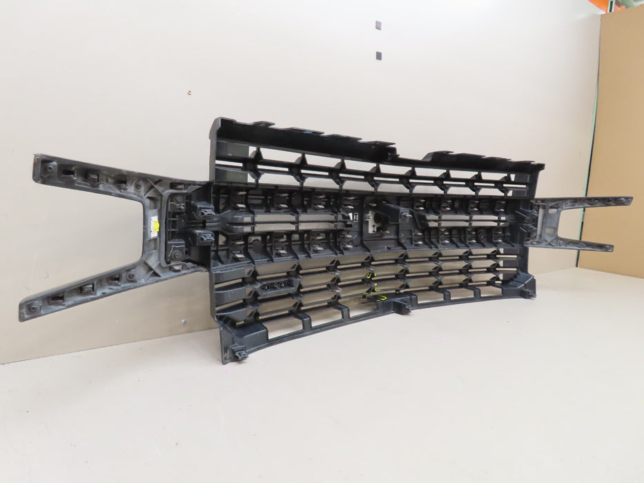 2019-2021 CHEVROLET SILVERADO 1500 Z71 FRONT GRILLE W/ BADGE EMBLEM OEM 84128450