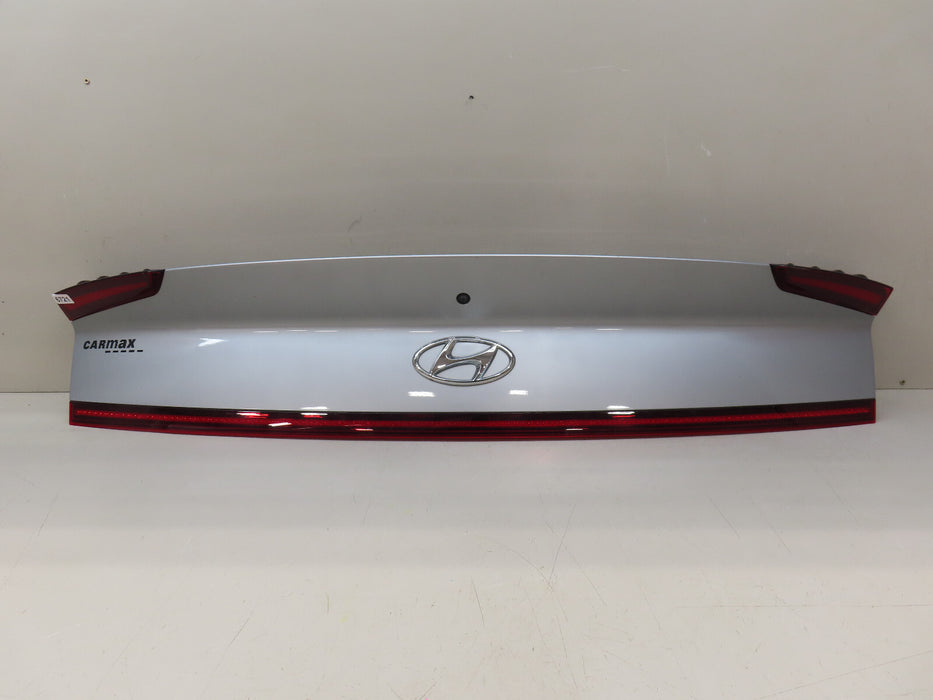 2020-2023 HYUNDAI SONATA REAR DECK LID FINISH PANEL W/CAMERA OEM 87371-L0000